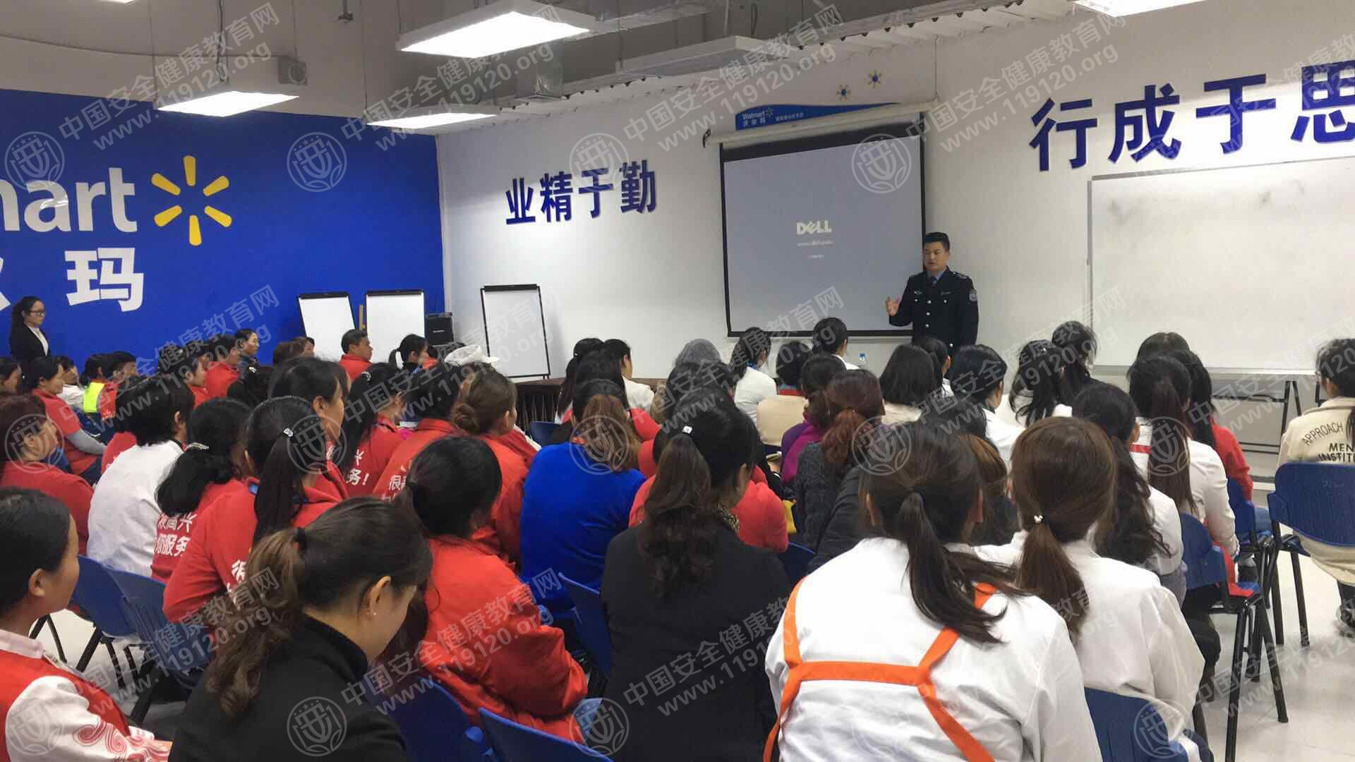 昆明市沃尔玛（国贸中心店）12.1李明华3.jpg