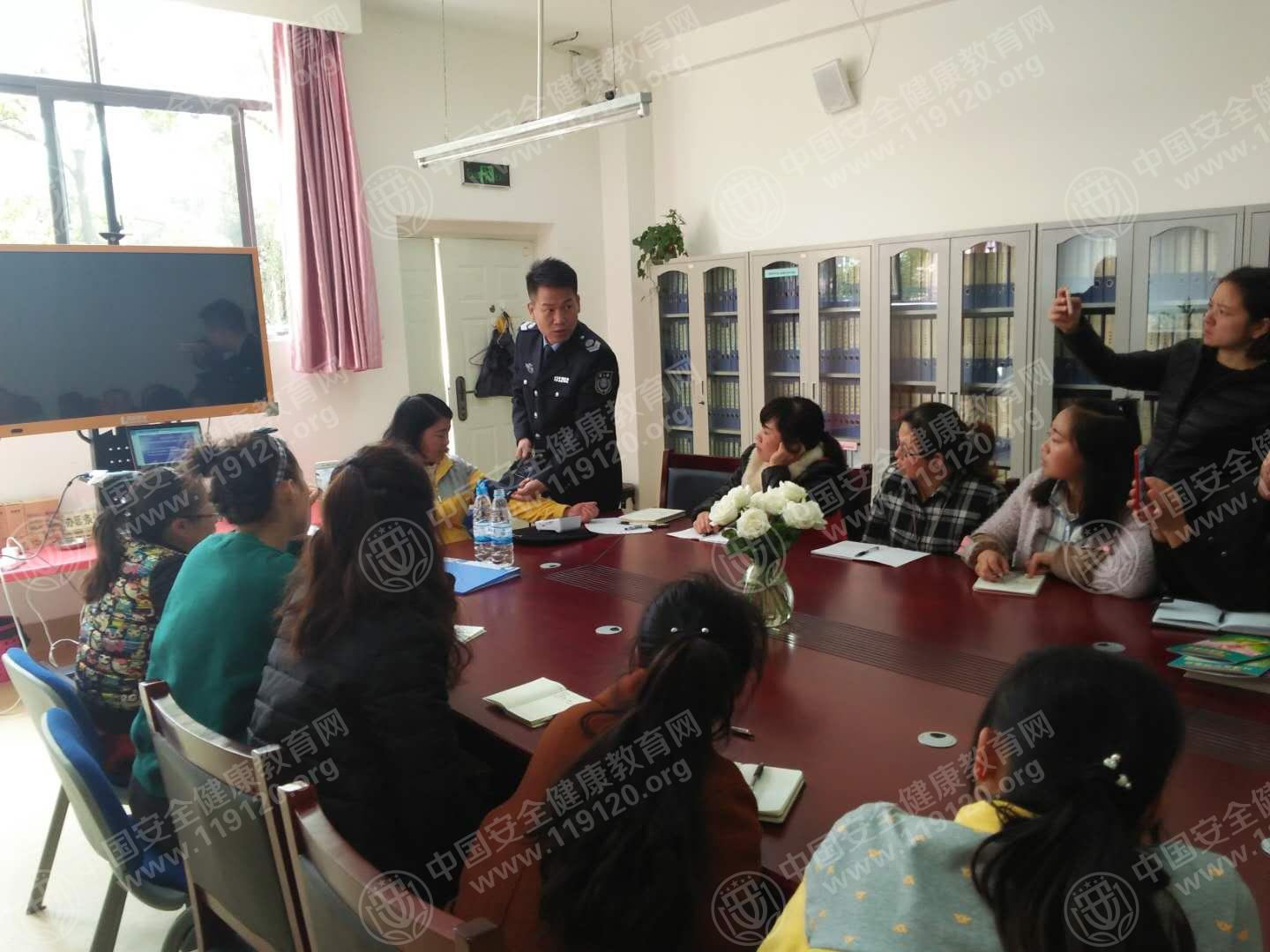 昆明西山区船房幼儿园12.4张金名3.jpg