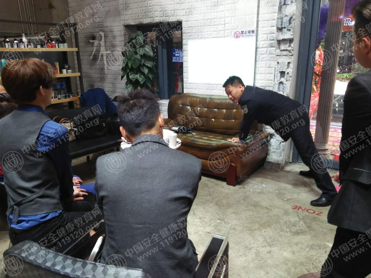 昆明市韩国CCA国际连锁12.5张金名3.jpg