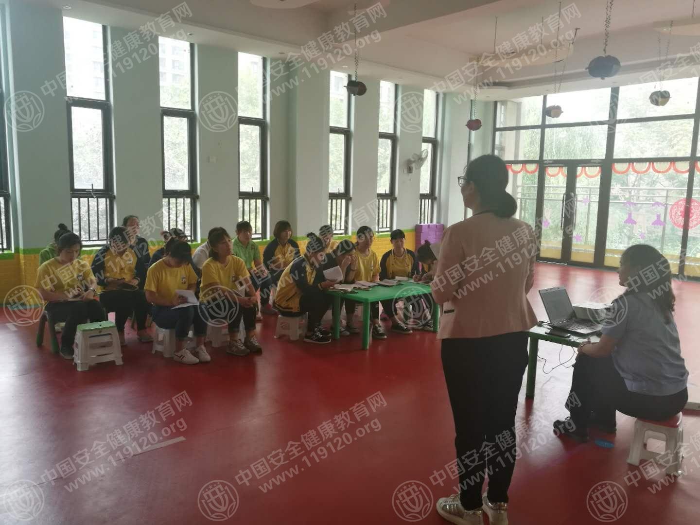 石家庄市英华伟德远见幼儿园9.27张晓洁.jpg