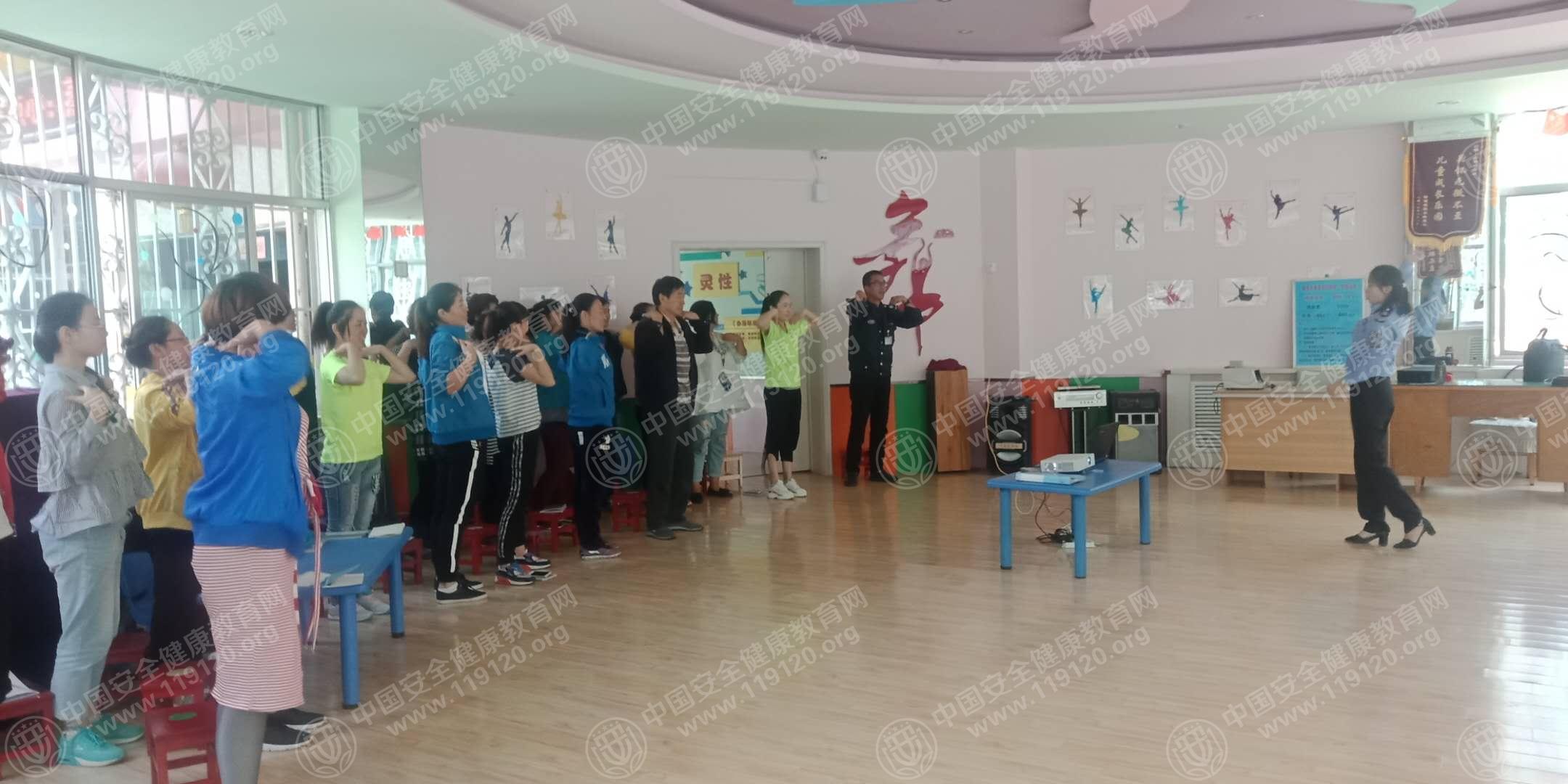 2018年9月11日七里河区金果幼儿园，张晓菲老师2.jpg