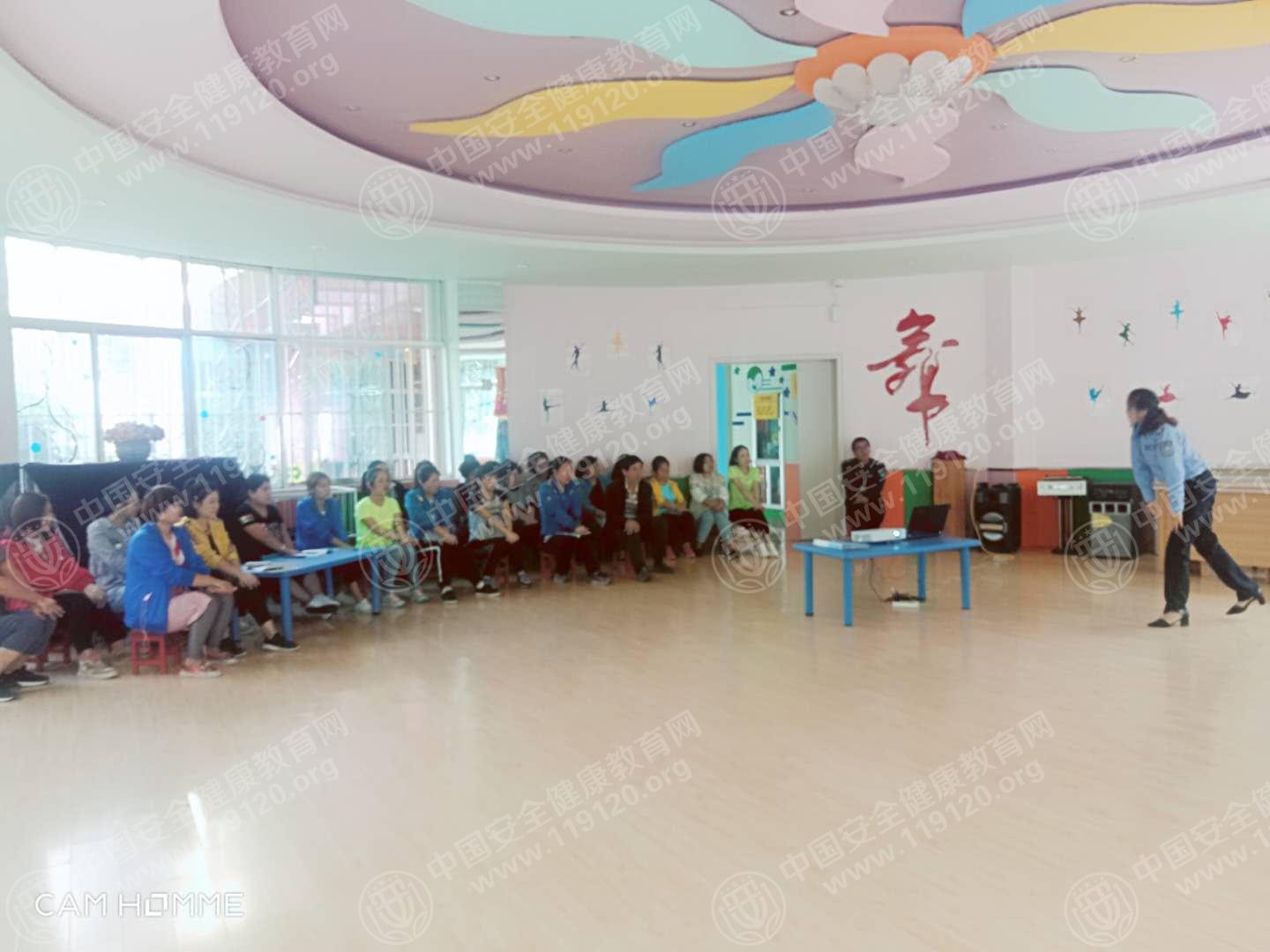 2018年9月11日七里河区金果幼儿园，张晓菲老师3.jpg