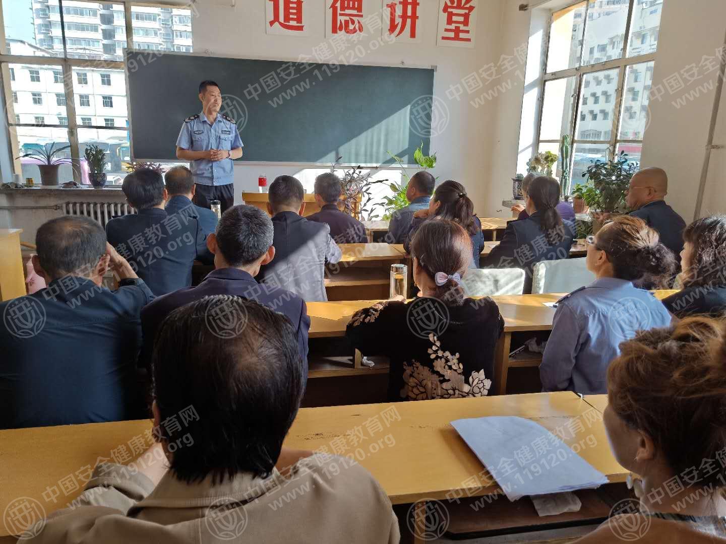 2018年9月12日 兰州汽车东站，杨彦军老师2.jpg