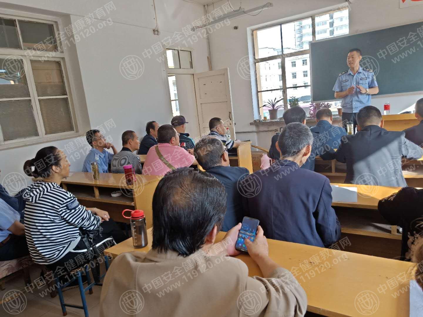 2018年9月12日 兰州汽车东站，杨彦军老师3.jpg
