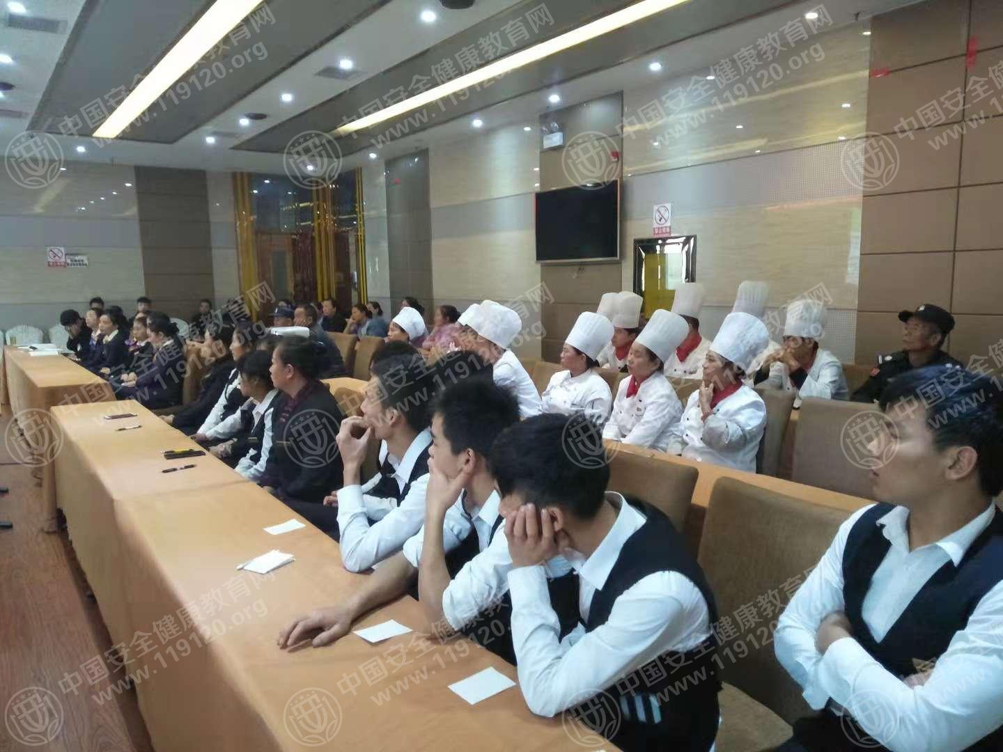 安宁吉湾大酒店10.102.jpg