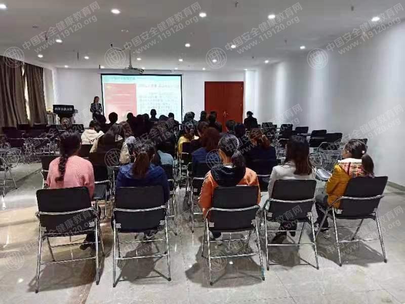 昆明新亞房地產(chǎn)有限公司3.1武文林3.jpg