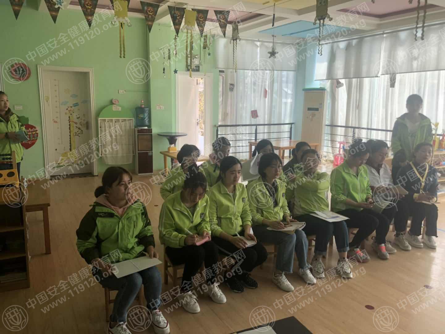 桃溪河畔伟才幼儿园.jpg