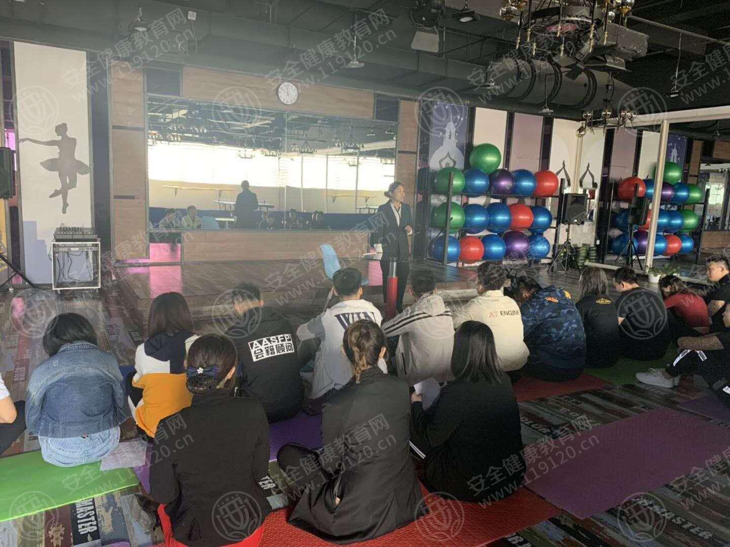 4.28刘楠10点丽景健身新天地店1.jpg