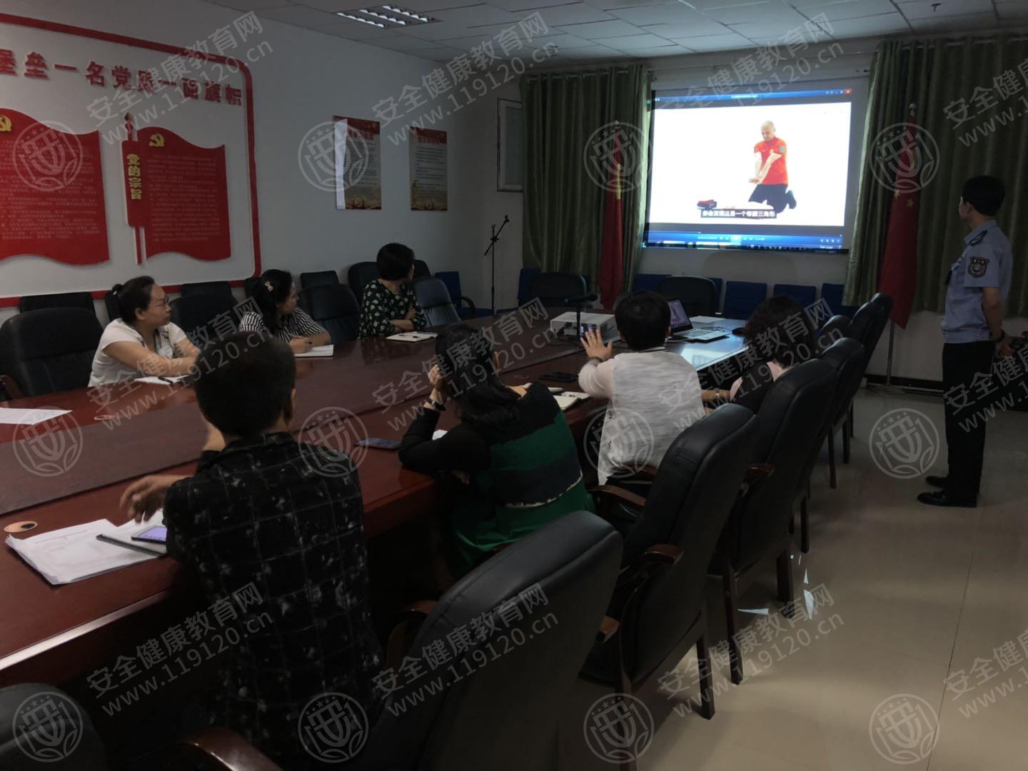 dfd1cef4438236ec0e85c46a2667ea1.jpg
