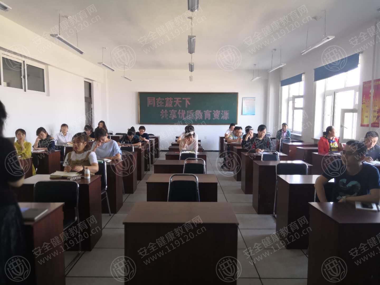 5ceb378b6baf80.jpg