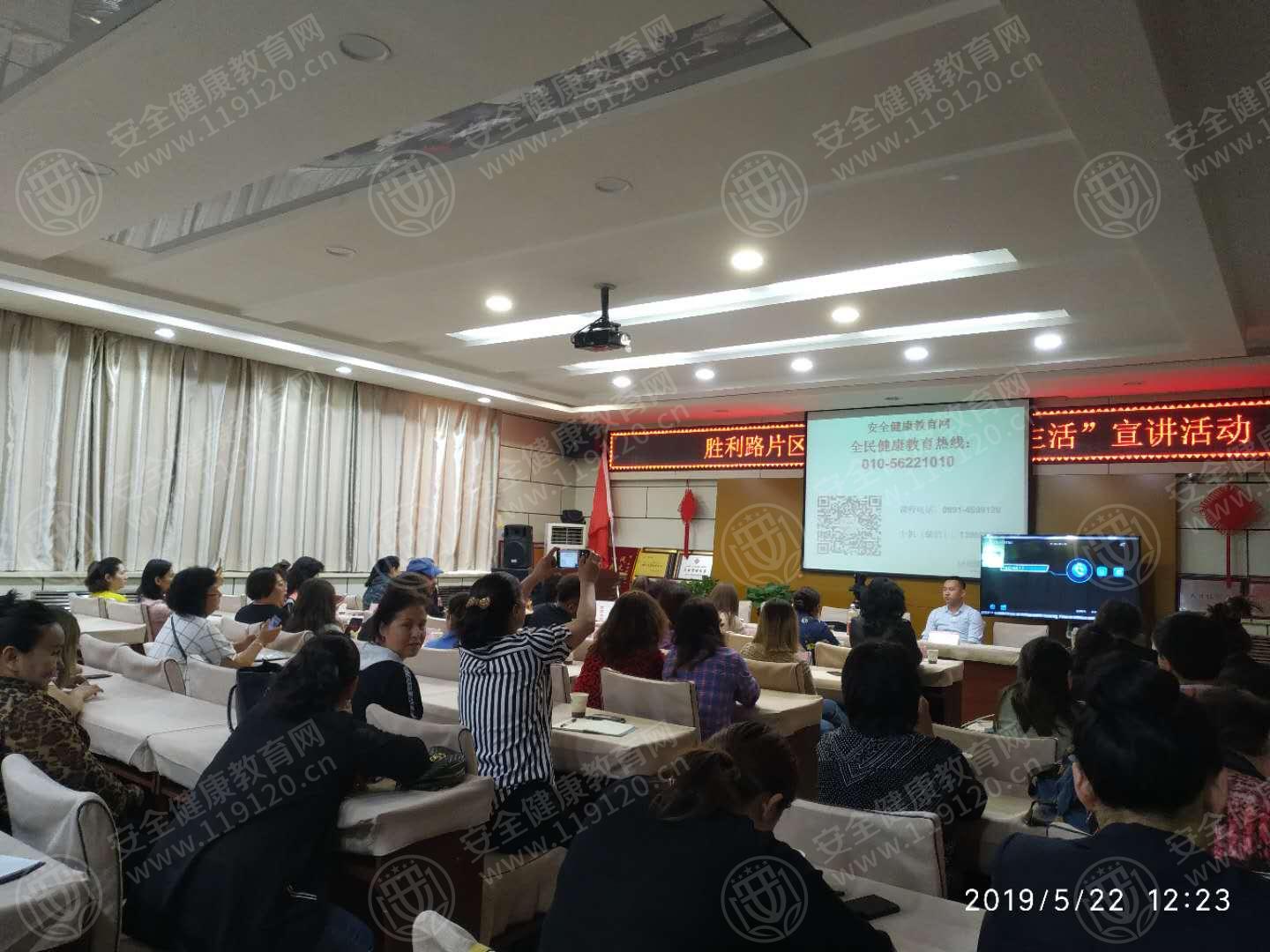 5ceb67138e3fb0.jpg