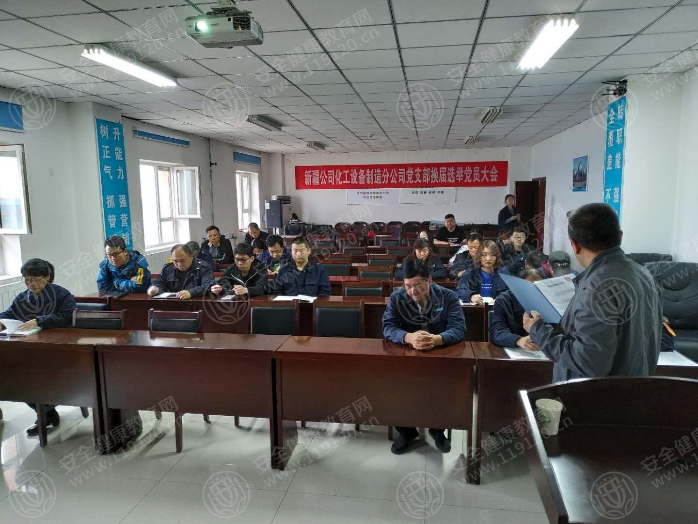 5ceb72be313090.jpg