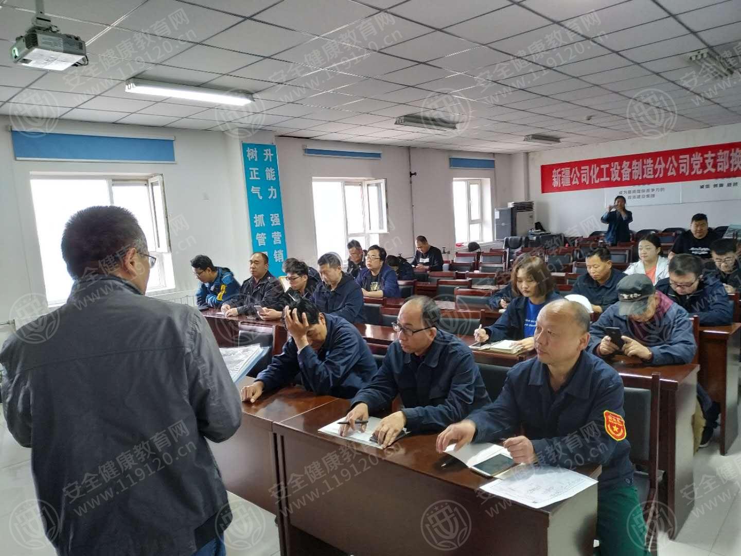 5ceb72be4cef30.jpg