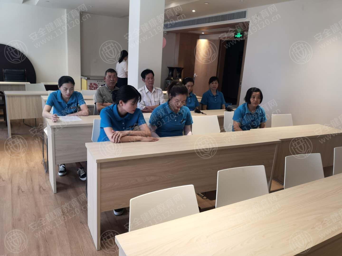 5ceb80cd3d8ac0.jpg 013402af2bdbdba36ee09e786b063c5.jpg