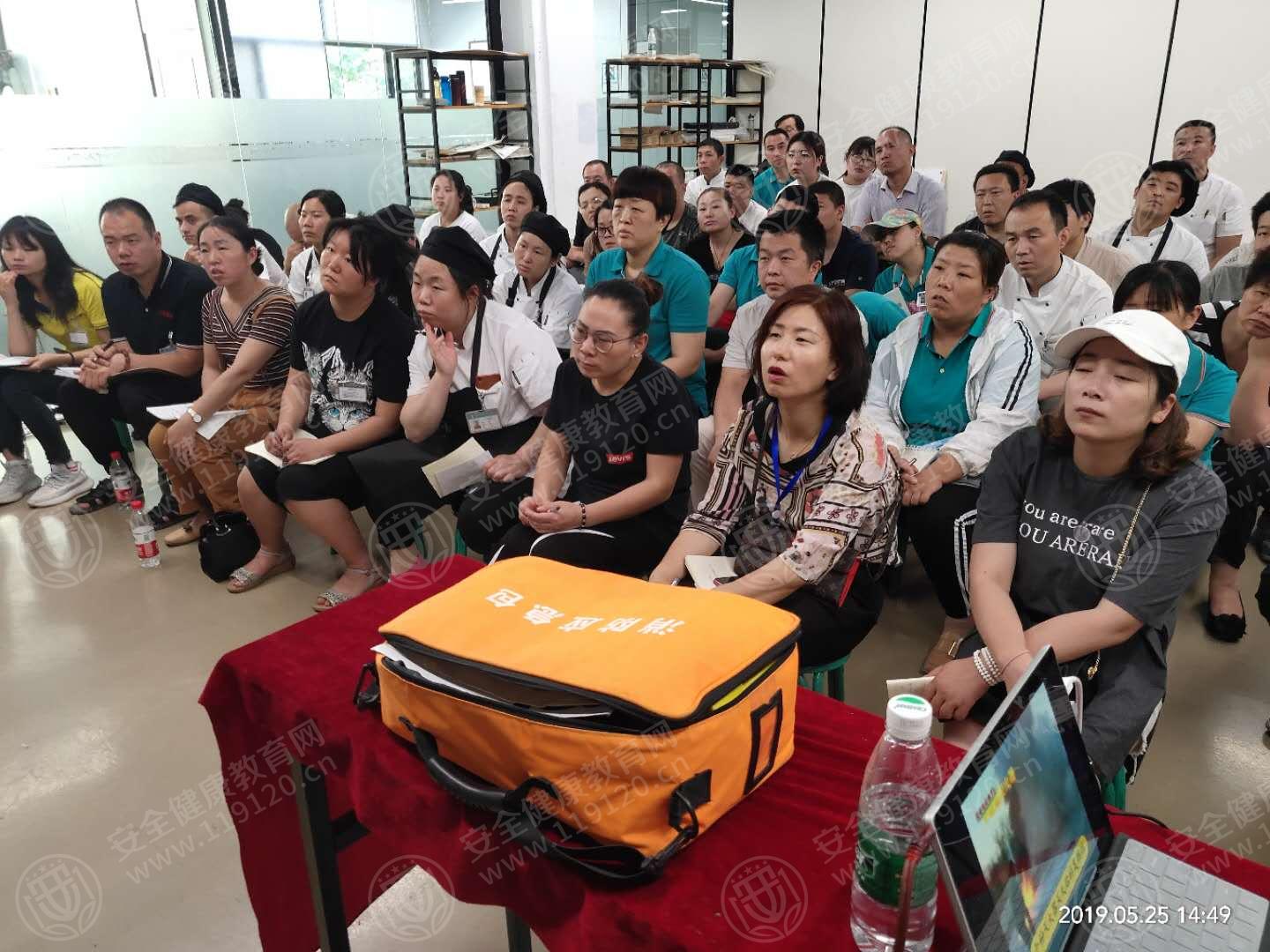 强化美术培训学校5.25李晓飞.jpg