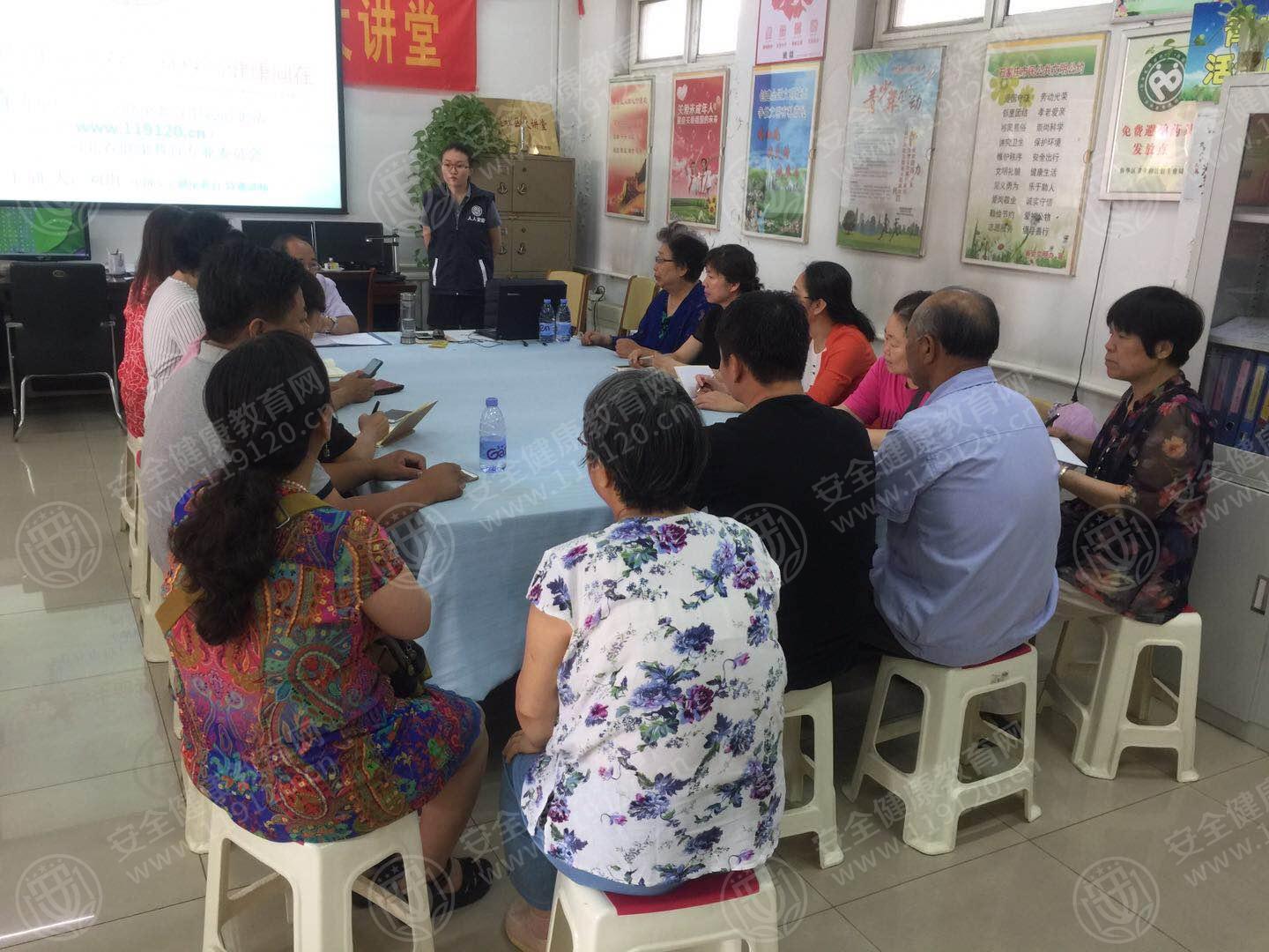 文苑社区居委会7.3刘玥2.jpg