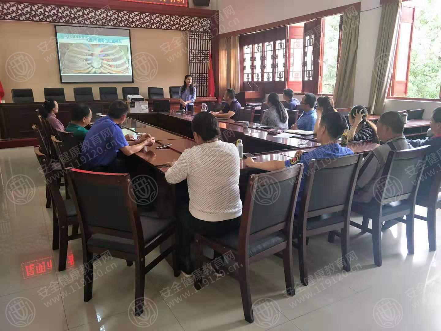 黑龙潭公园7.8武文林1.jpg
