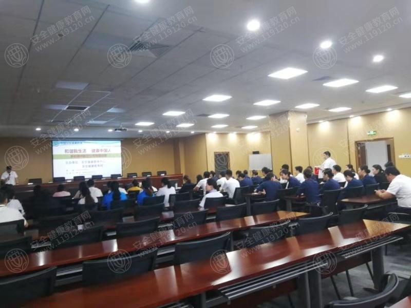 多彩贵州航空公司.jpg2.jpg