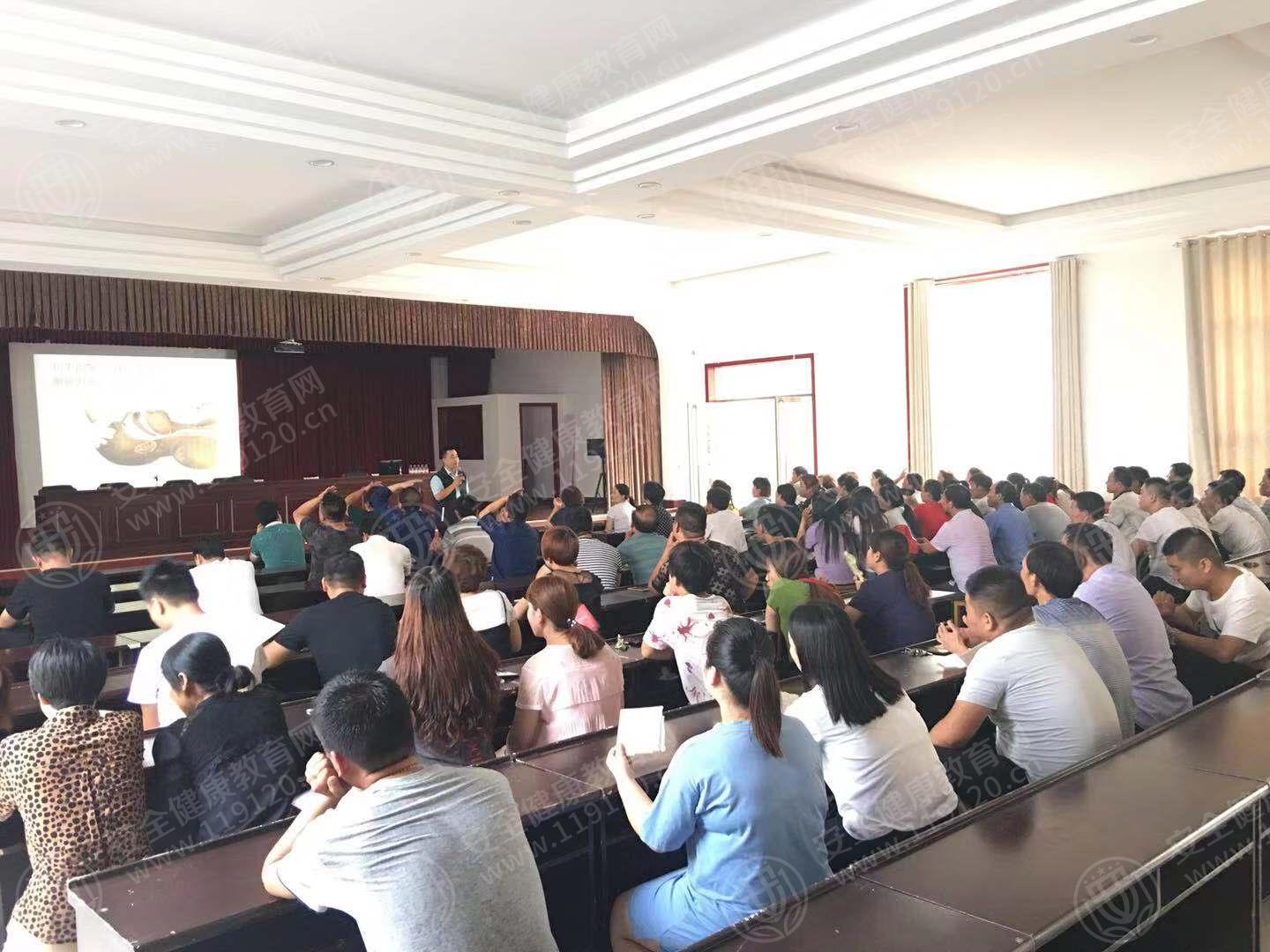 邢台 金东玻璃有限公司7.18左伟4.jpg