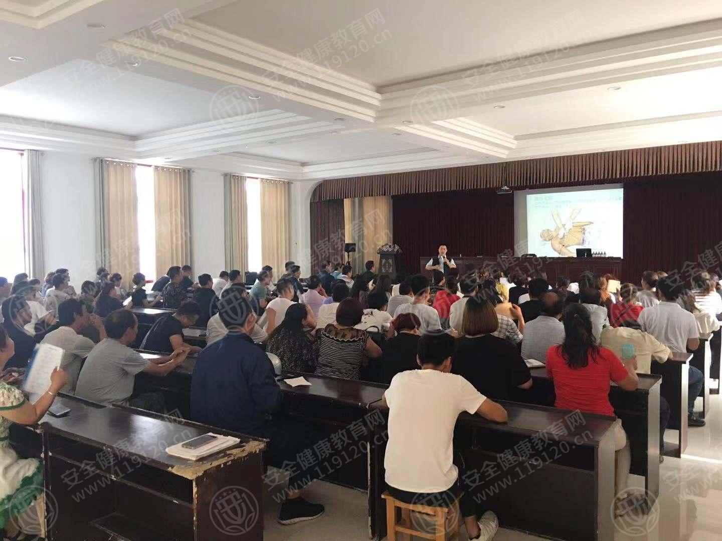 邢台 金东玻璃有限公司7.18左伟5.jpg