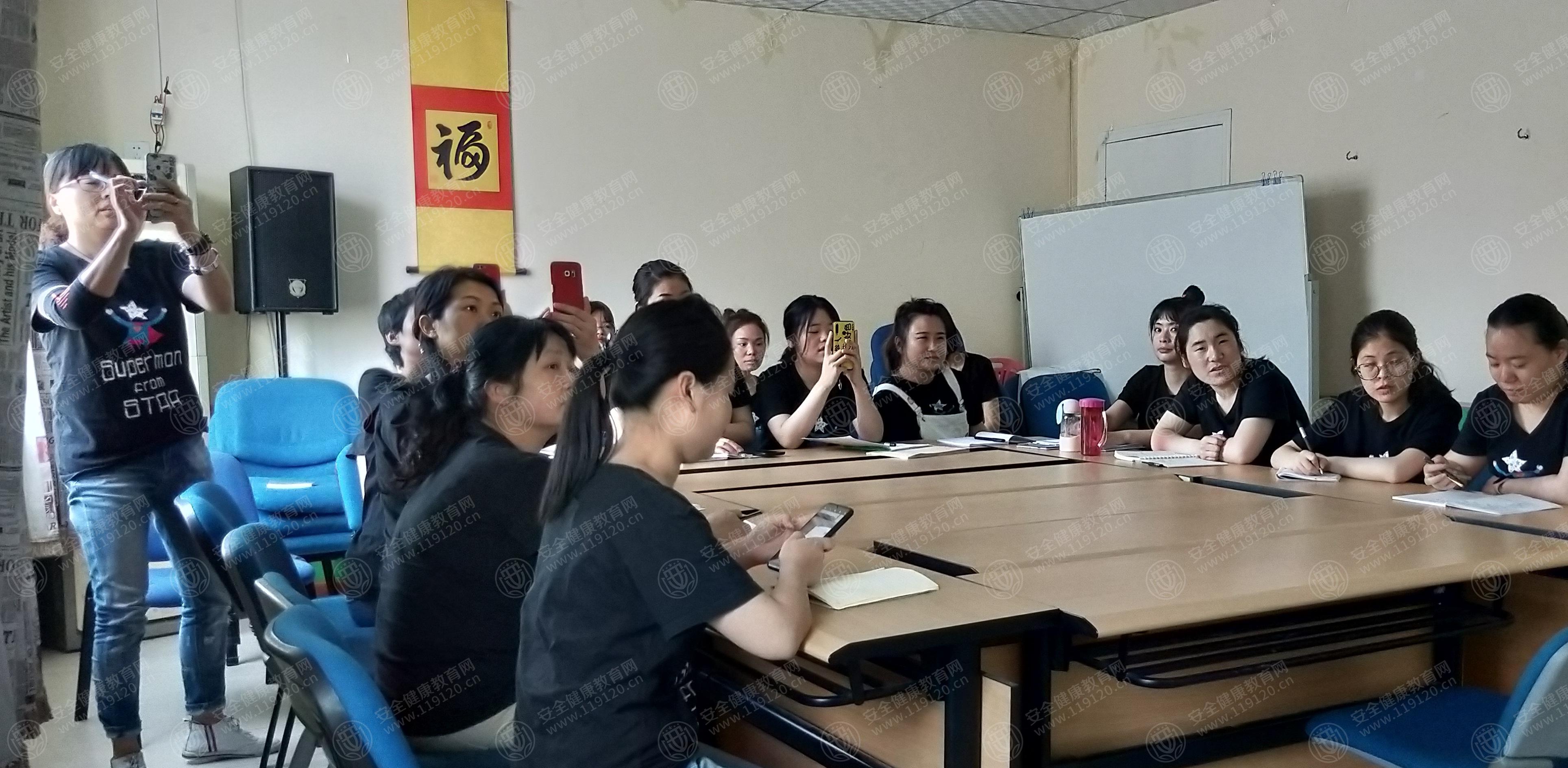 千千爱特殊教育培训中心6.3（3）.jpg