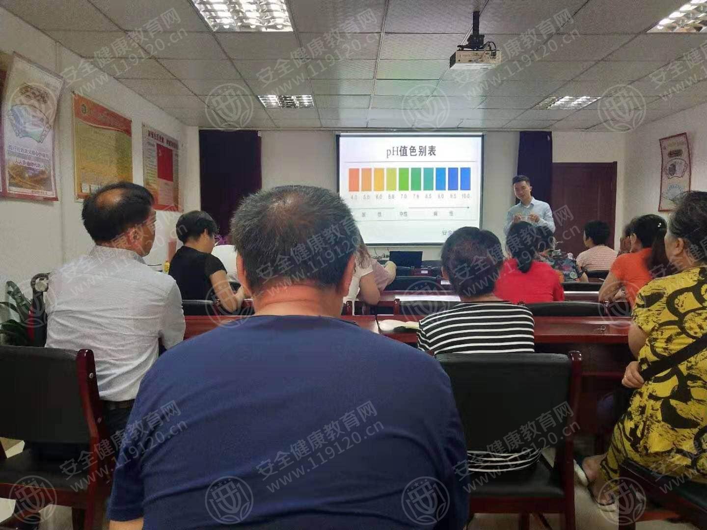玉成社区居委会7.22于湖3.jpg