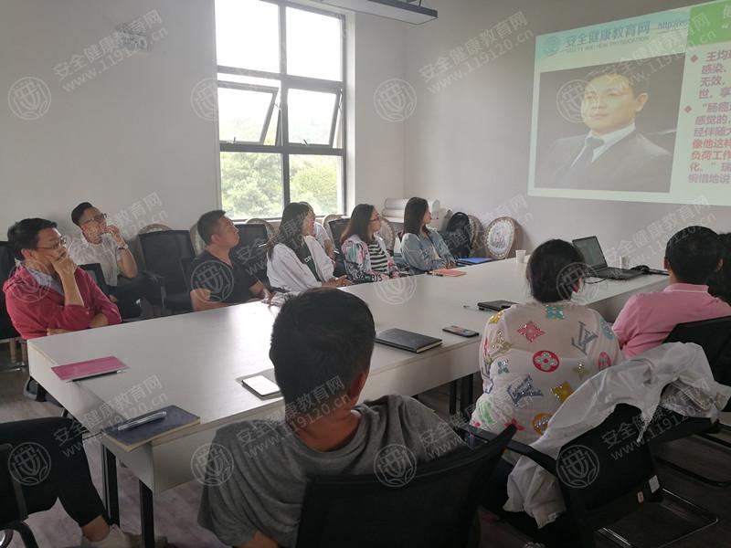 云南世博婚礼文化产业有限公司7.263.jpg