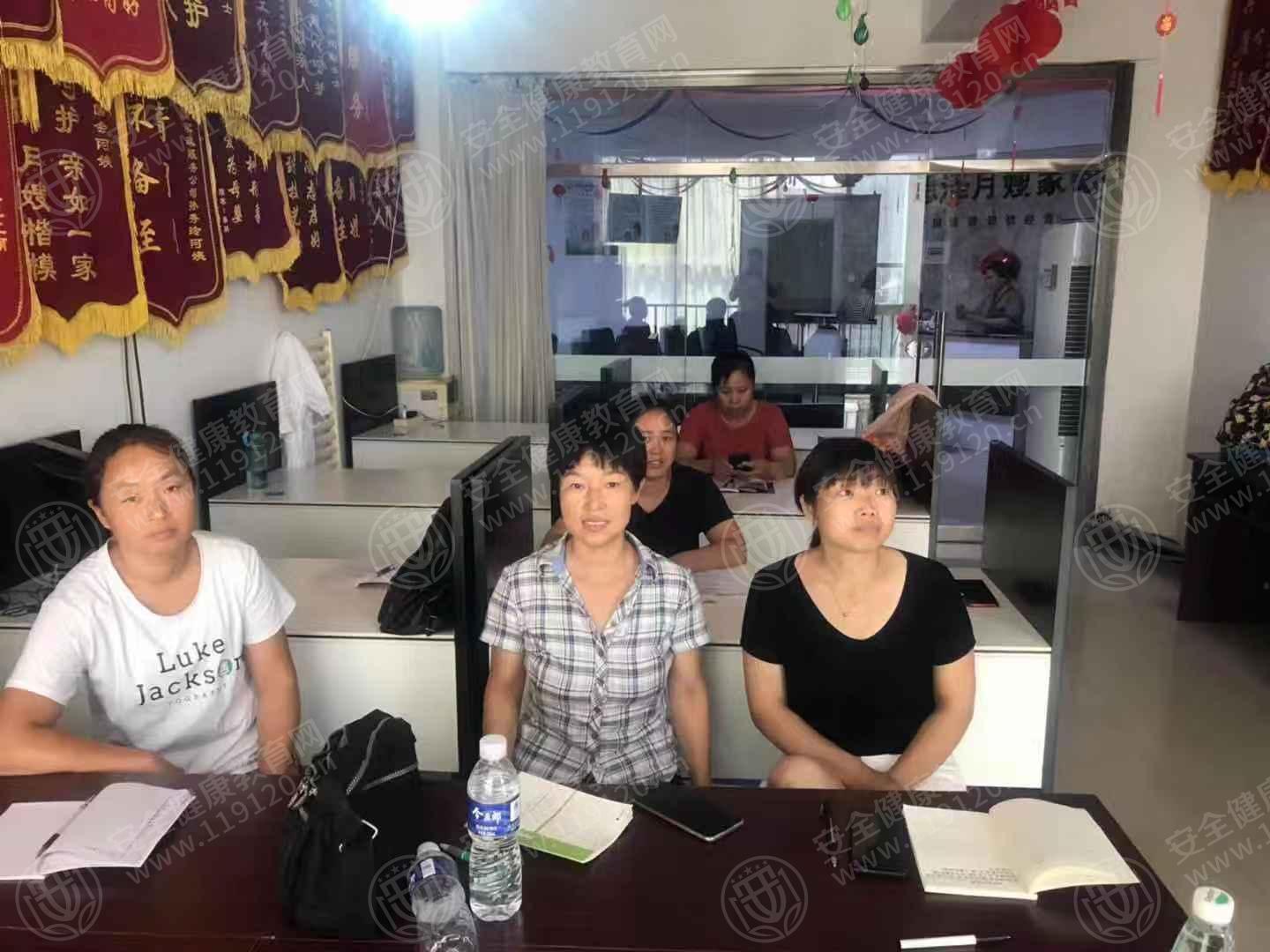 恩赐月嫂.jpg