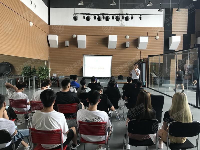 时保雅健身俱乐部.jpg