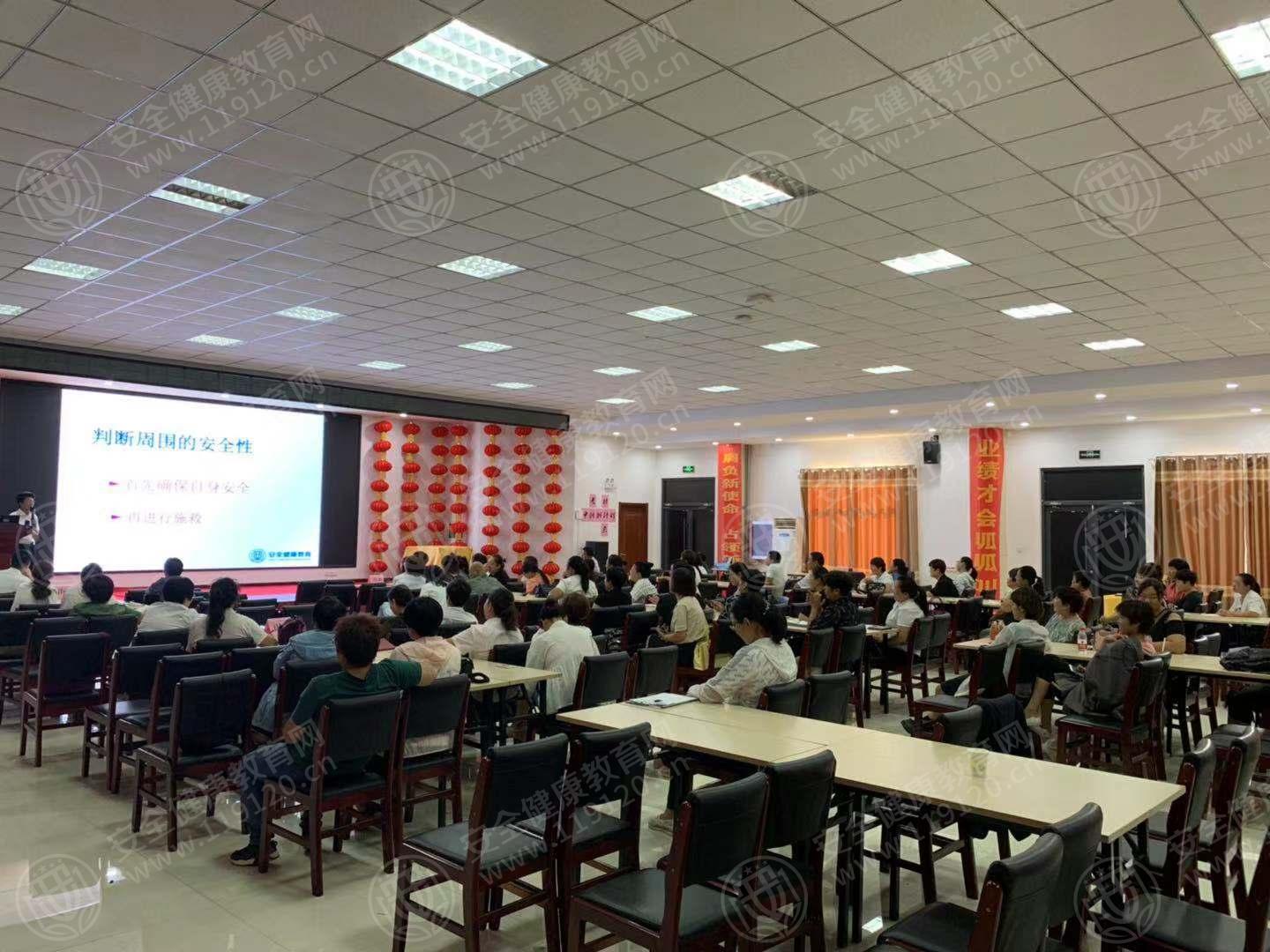 石家庄 中国人寿藁城支公司9.3潘子烁2.jpg