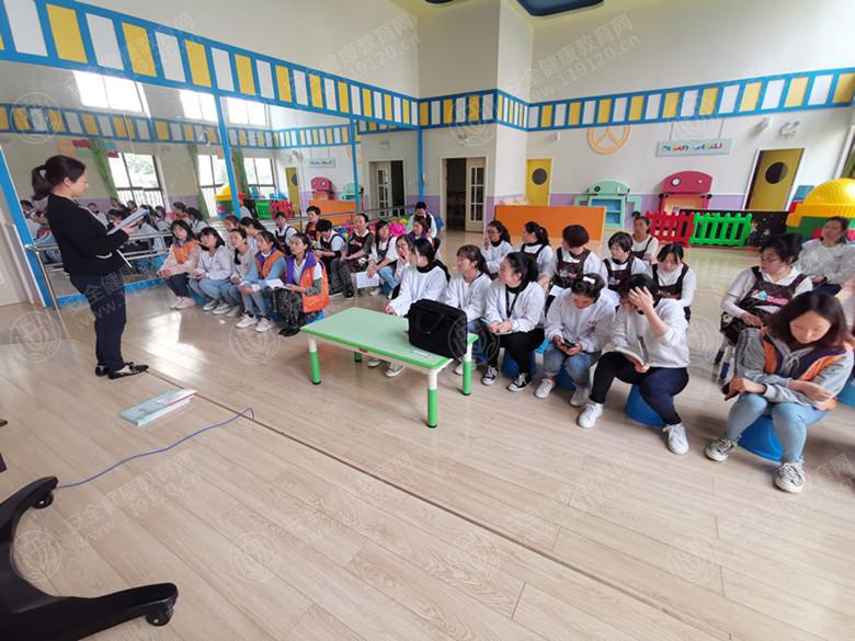 吉的堡俊发城幼儿园11.45.jpg