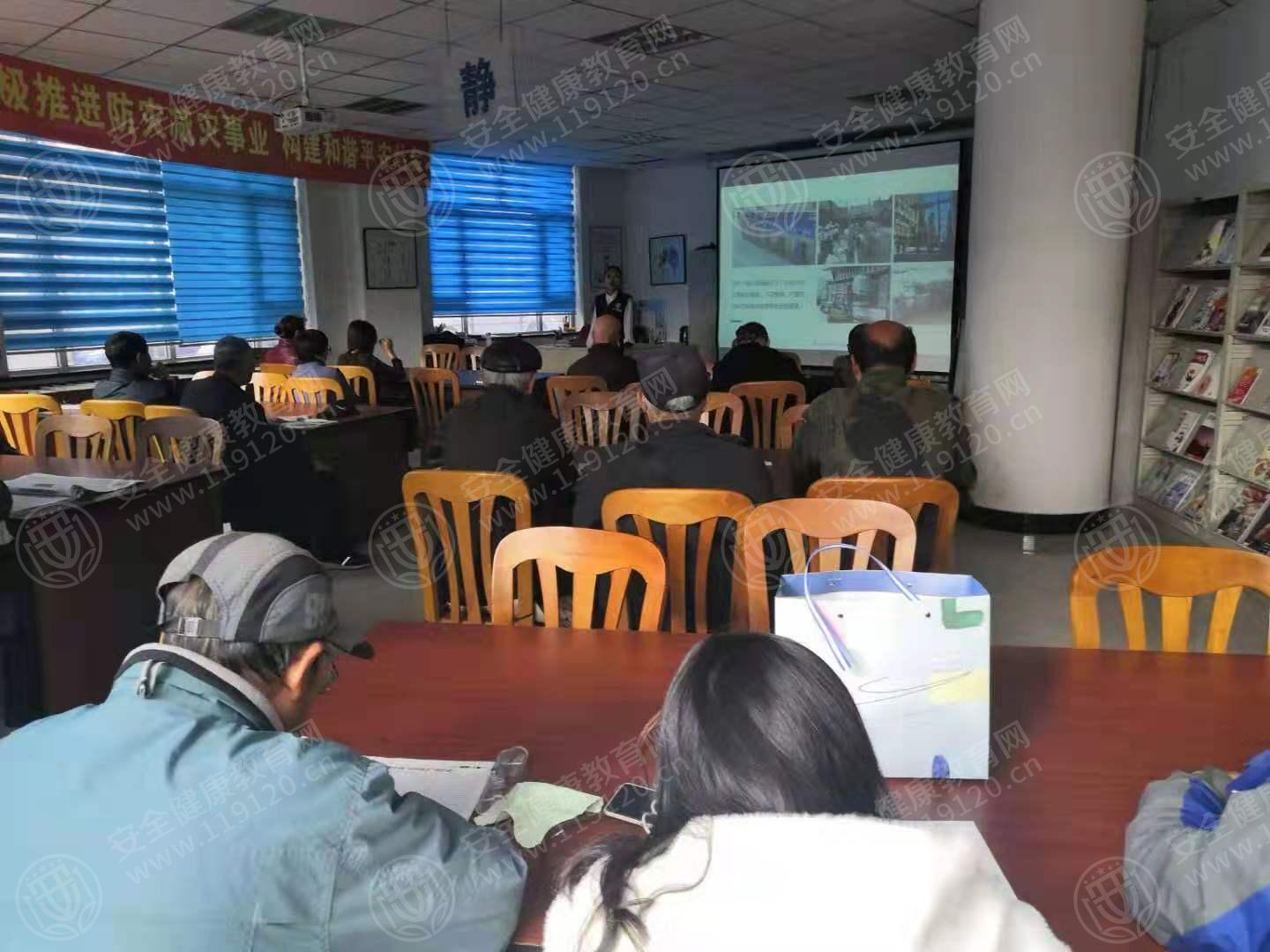 10.29孟美玲 吉林船营区图书馆1.jpg