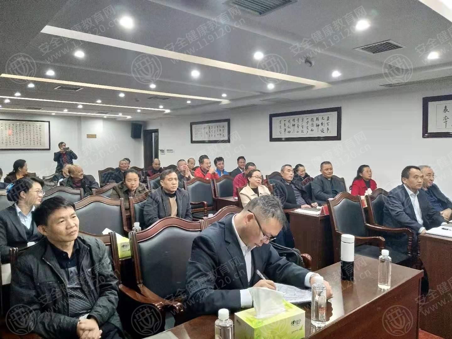 4ede57deaec8b45c64b89cdeaa8cb9e.jpg