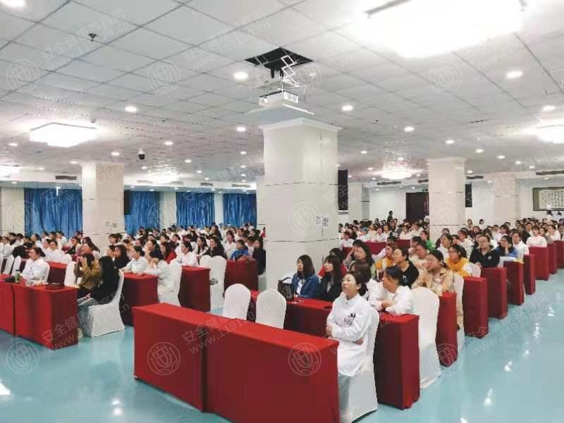 1101南湖医院护理部    朱亚杰3.jpg