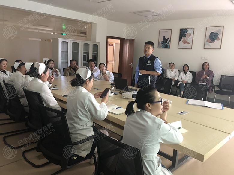 云南省昆明市第二人民医院融城老年病医院11.15张金名9.jpg