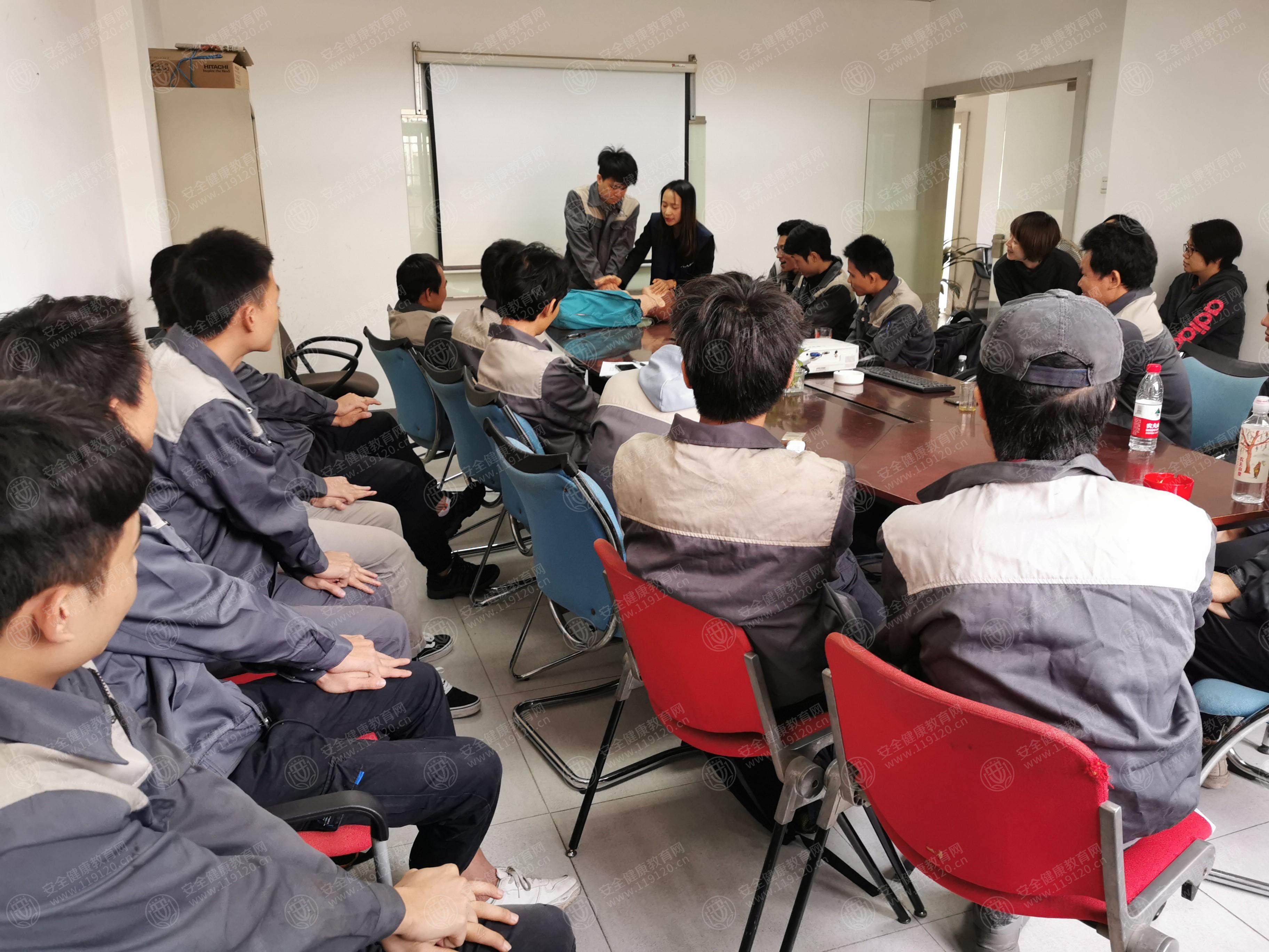5de74e833bbb00.jpg 顺刊电梯封面.jpg