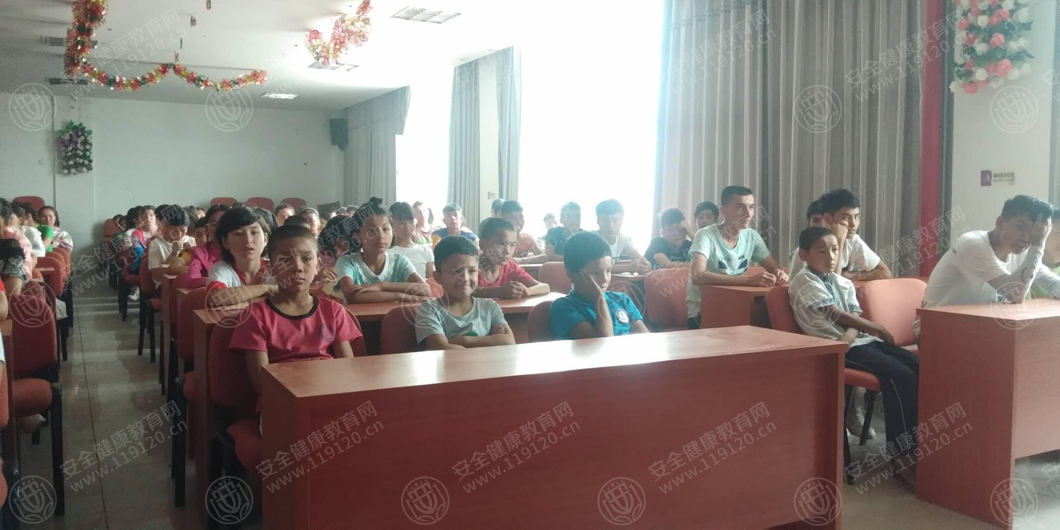新疆孤儿院图片