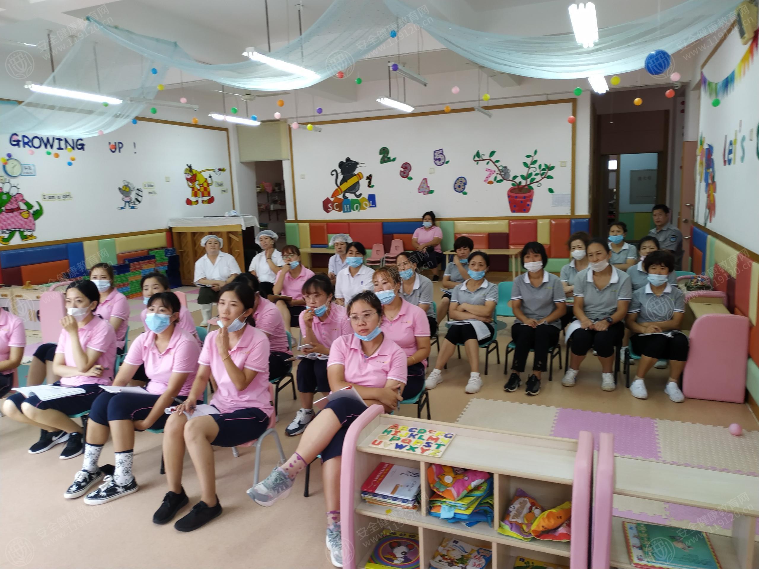 辽宁省大连市爱儿坊幼儿园举行公益消防知识讲座